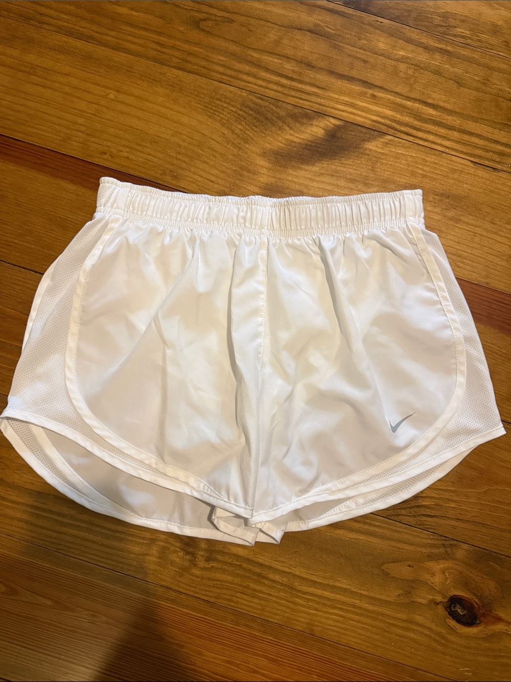 Sz M Nike Women’s White Athletic Mesh-Trim Shorts